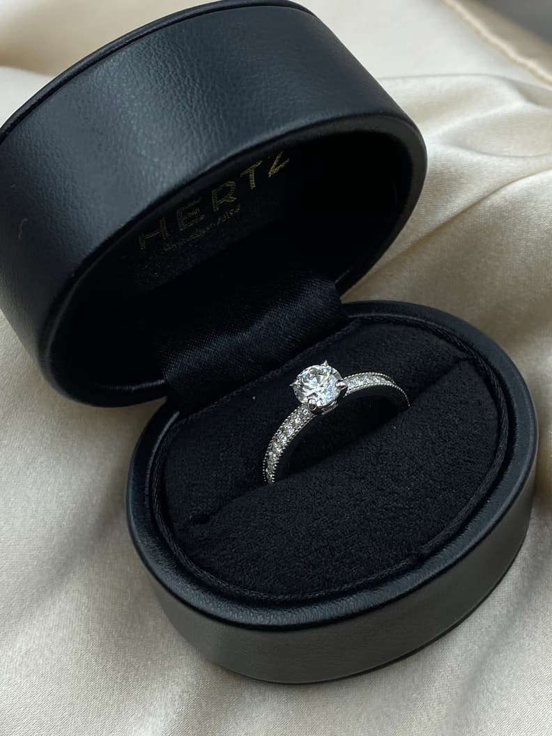 Solitaire ring